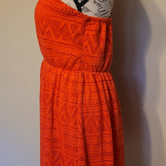 CUTE SUN DRESS!! 🌞 - Picture 2 of 10